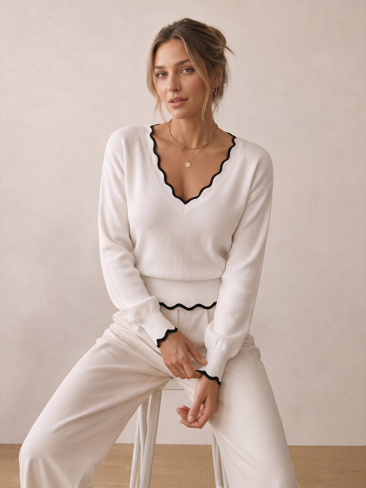 Contrast Scallop Trim Wool Blend Knit Sweater